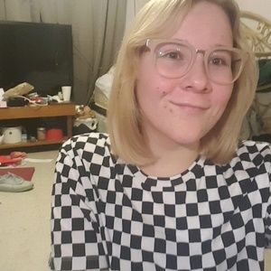 Meet your Posher, Crystal